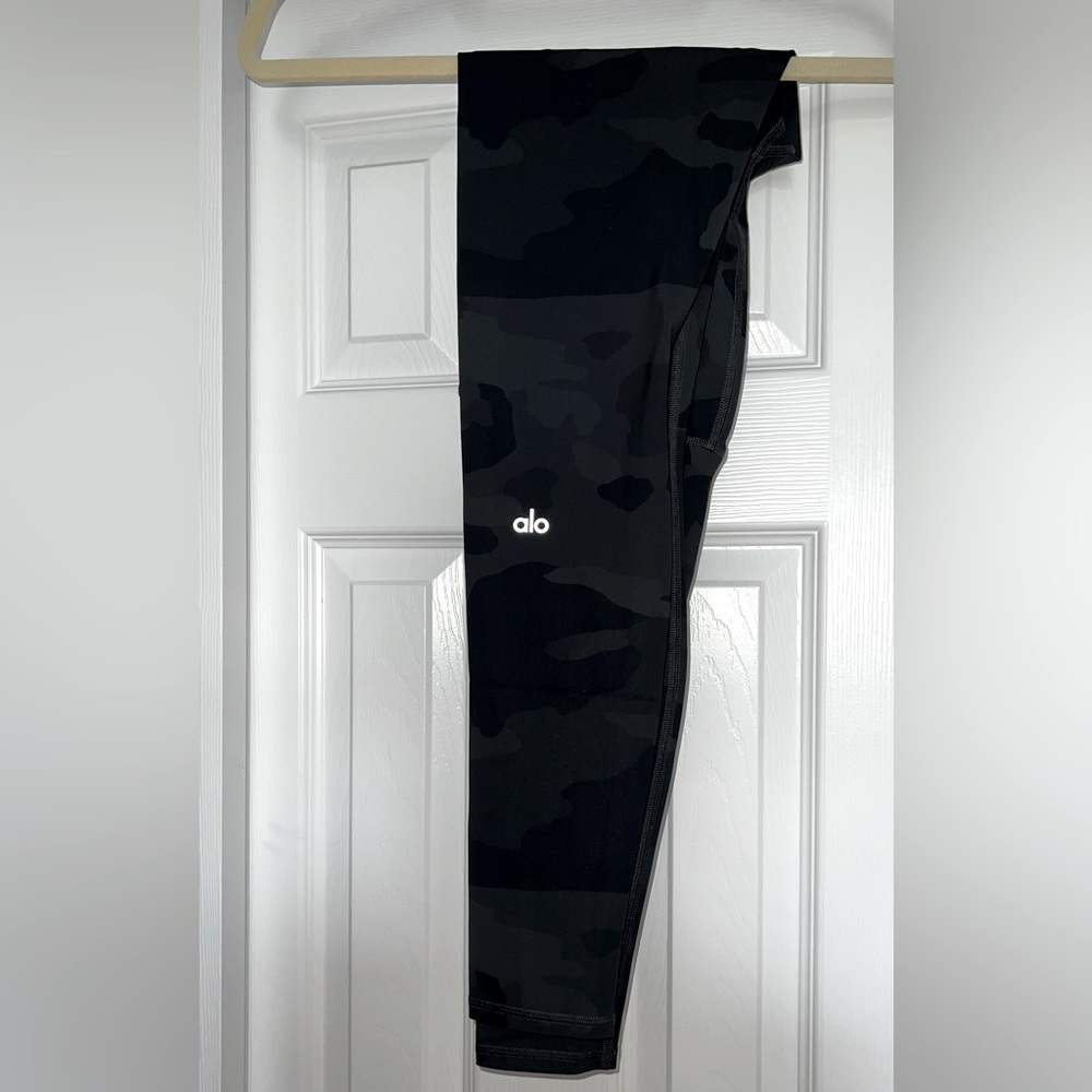 ALO camo leggings SIZE SMALL